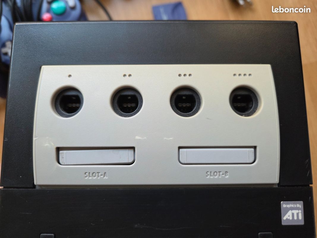 Console Nintendo gamecube avec 5 manettes et carte mémoire Joytech 4MB (image 2)