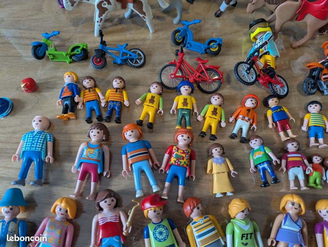 Gros Lot De 116 Personnages PLAYMOBIL - Vintage Et Moderne - Mix Complet