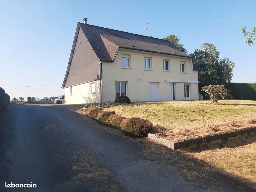 Maison 5 pièces 161 m² · à Vire Normandie · 161 m² · 900 €