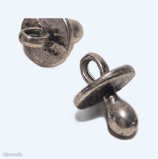 Lot de 5 breloques tétine ou sucette de bébé (image 1)