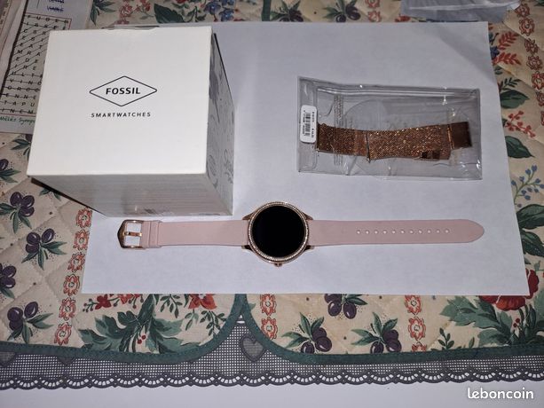 Montre connectée Femme Fossil Q - 3ème Génération - Contre la Montre, montre  connectées et montres sport