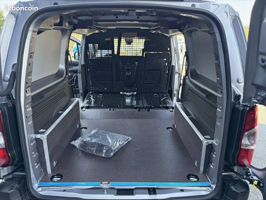 Peugeot Partner CABINE APPROFONDIE CA DIESEL 130 CH XL AUT (image 24)