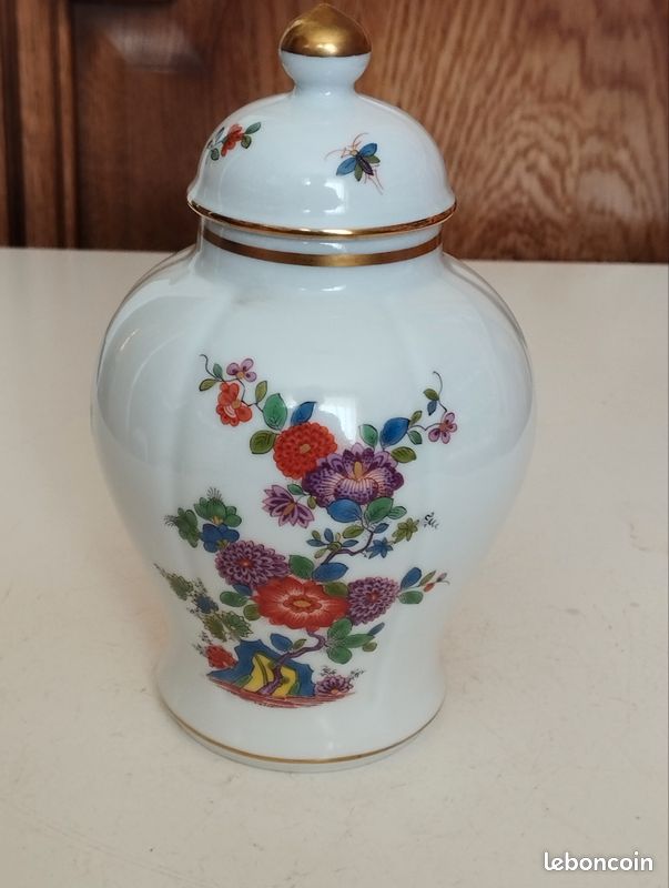 Vase Ancien En Porcelaine - Scènes Galantes Et Fleurs - Style Meissen - Décoratif