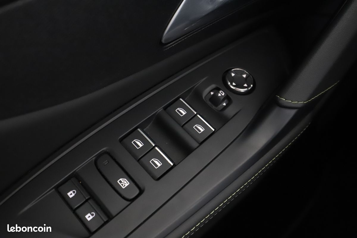 Peugeot 408 1.6 PHEV First Edition e-EAT8 225 ch (image 28)