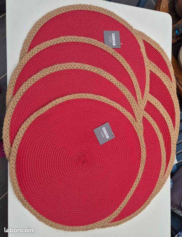 Lot de 8 sets de table ronds rouges et paille neufs (image 1)