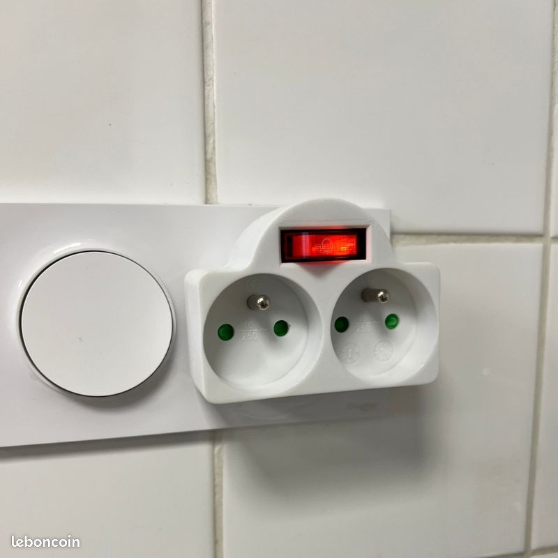 Fiche biplite avec 2 prises de courant 2P+T latérales 16A 230V 3680W