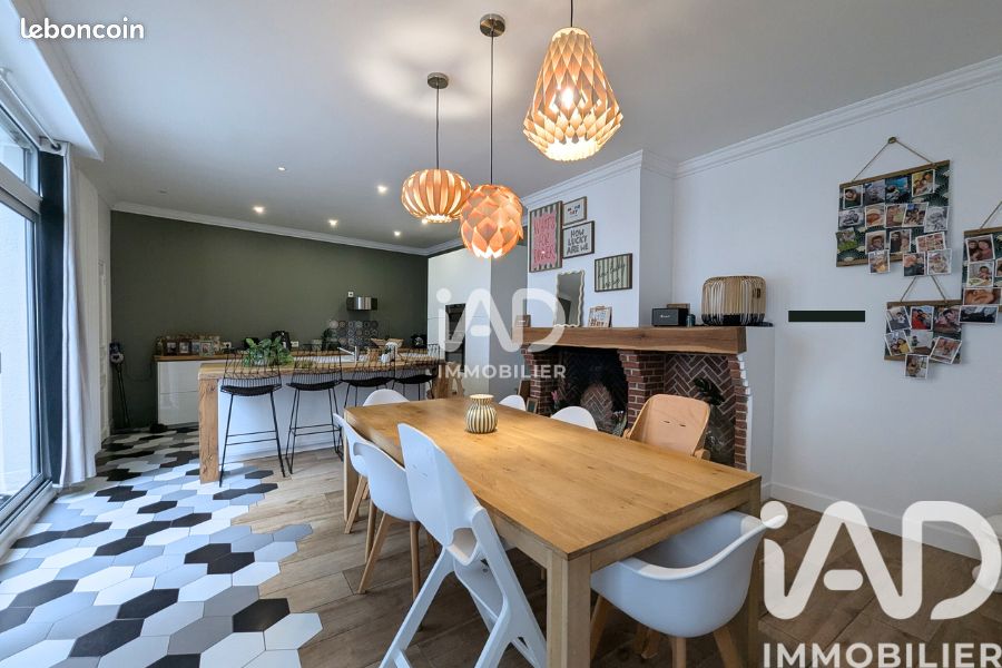 Maison 8 pièces 210 m² · à Hénin-Beaumont · 210 m² · 249 000 €