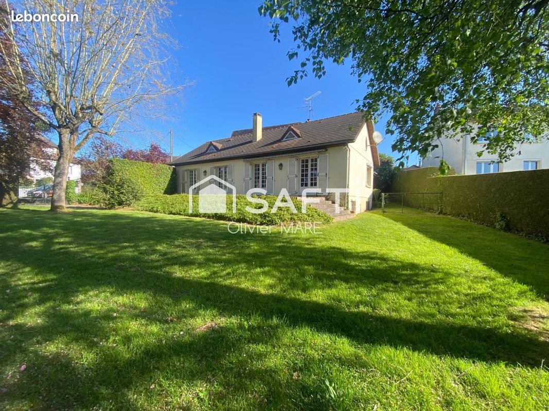 Maison 6 pièces 132 m² · à Domfront en Poiraie · 132 m² · 155 000 €