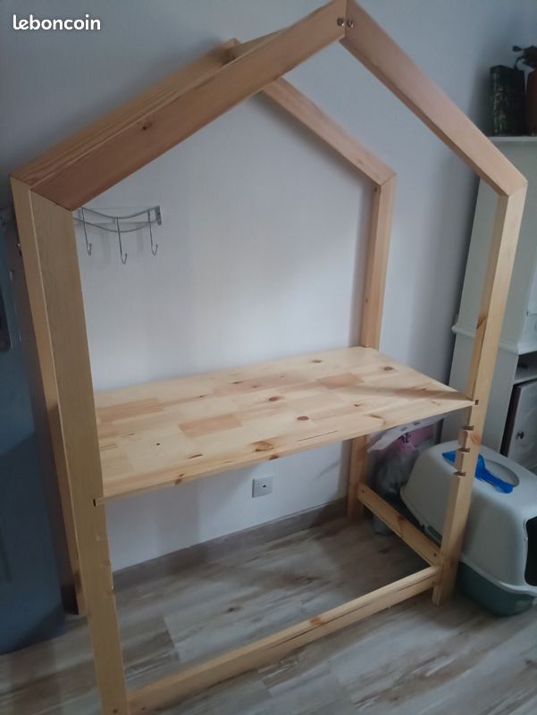 Bureau (image 1)