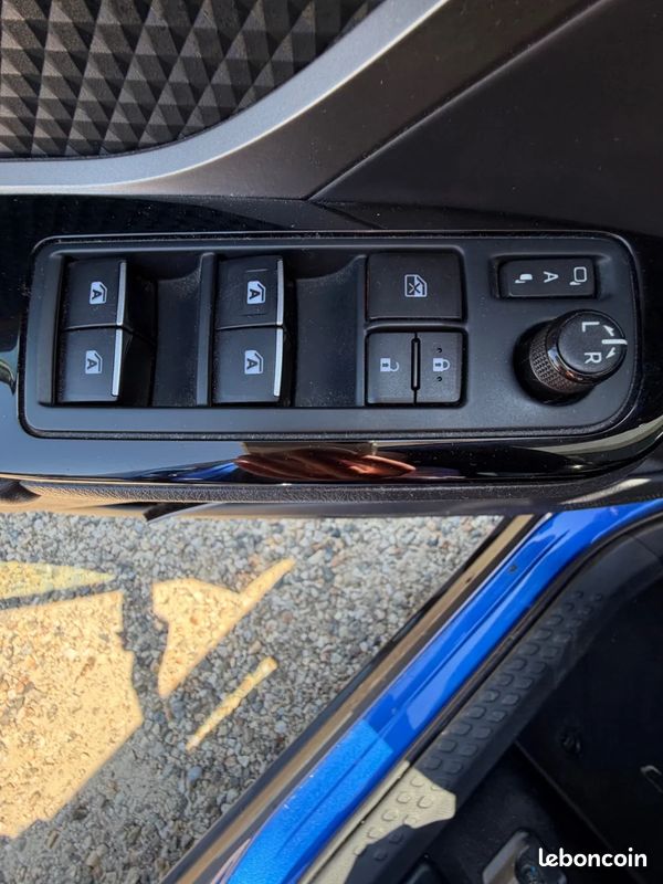 TOYOTA C-HR HYBRIDE PRO RC18 C-HR Pro 122h Collection (image 15)