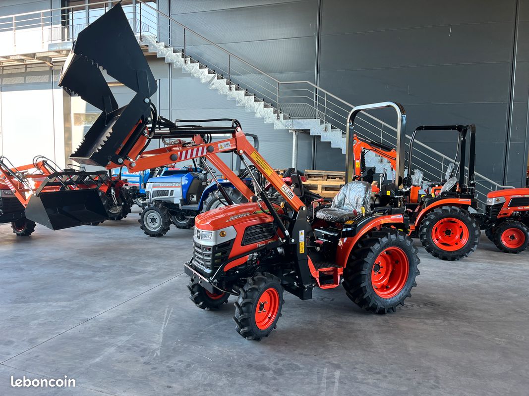 Tracteur HINOMOTO NEUF homologué route de 25cv avec chargeur neuf 4 en 1 / SAS TERRE ET NATURE (image 1)