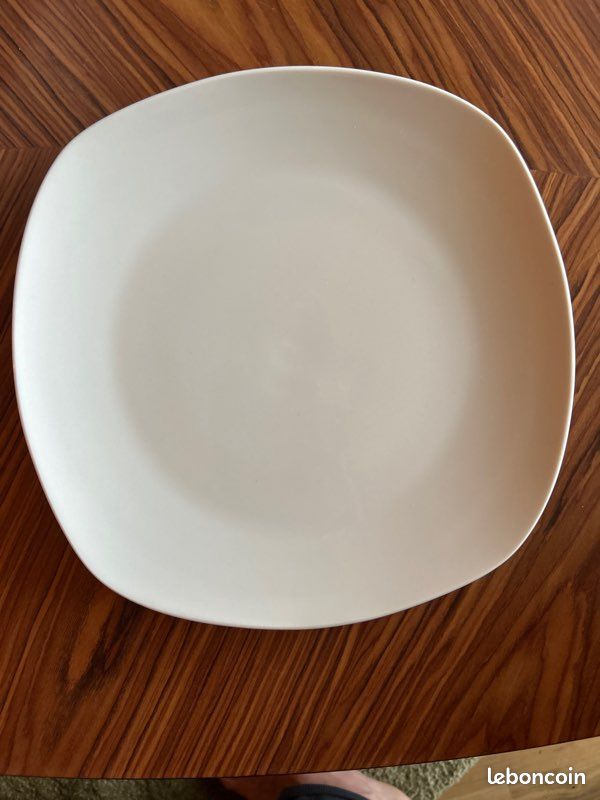 Assiette blanche (image 1)