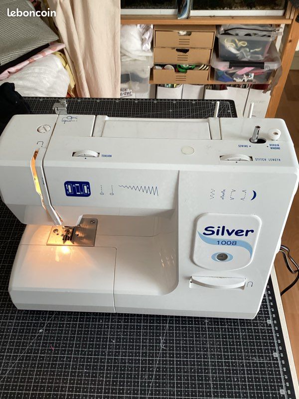 Machine à coudre (image 3)
