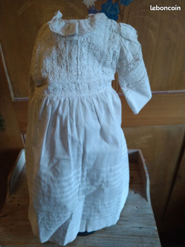 Modèle robe dentelle au crochet pour poupée barbie - Un grand marché