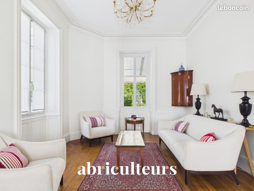 Maison 8 pièces 185 m² · à Cognac · 185 m² · 430 000 €