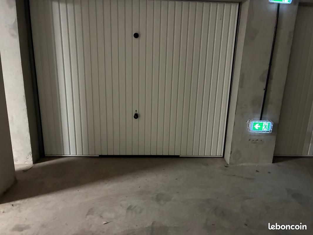 Garage/box Amiens · 22 500 €