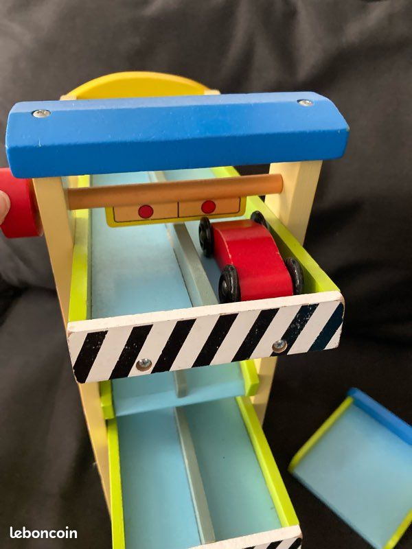 Circuit en bois voiture qui tombe (image 3)