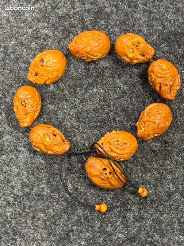 Bracelet sculpture en main (image 1)