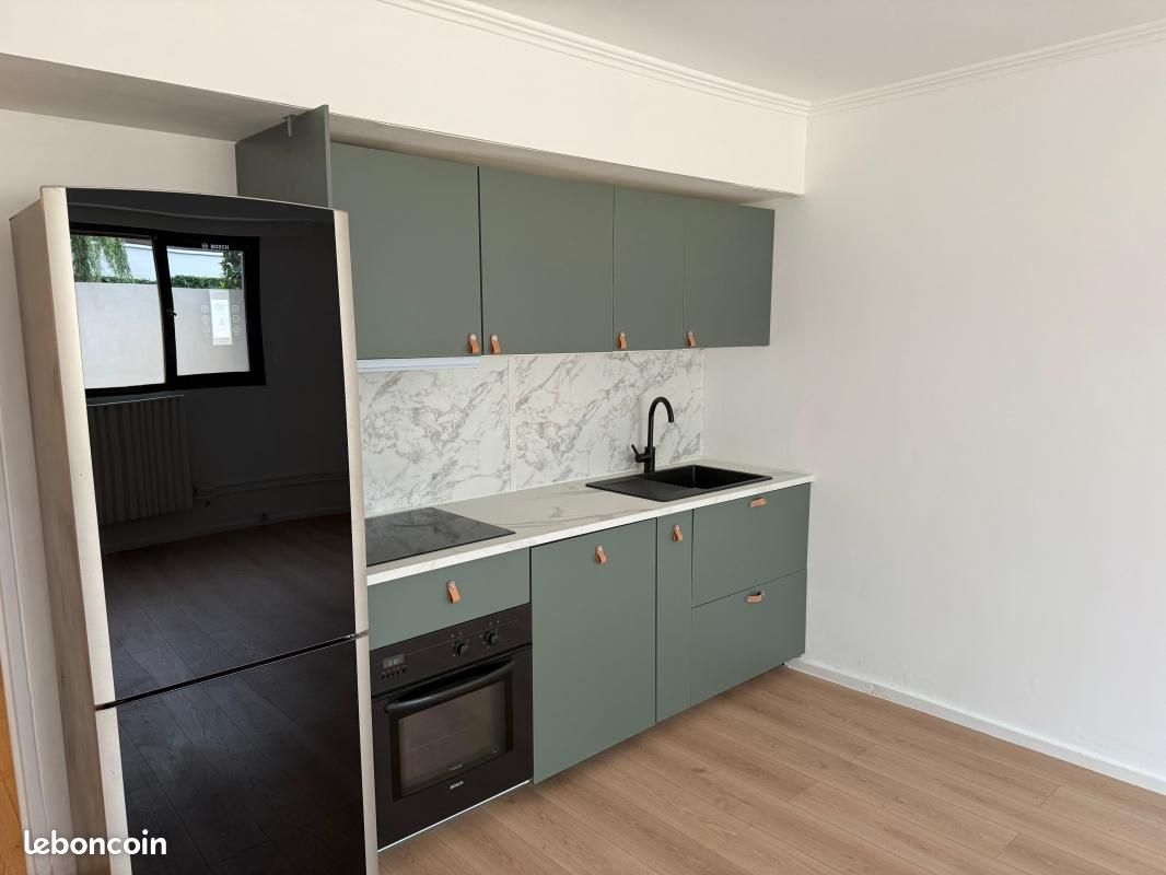 Appartement 1 pièce 27 m² · à Noisy-le-Roi · 27 m² · 800 €/mois
