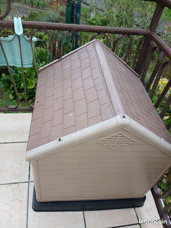 Niche en plastique pour chien (image 2)