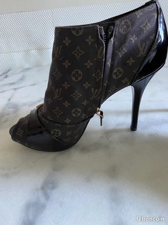 Boots oberkampf en cuir Louis Vuitton Beige taille 9 UK en Cuir