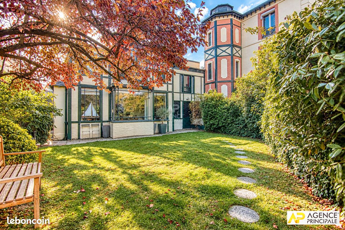 Maison 7 pièces 196 m² · à Versailles · 196 m² · 1 750 000 €