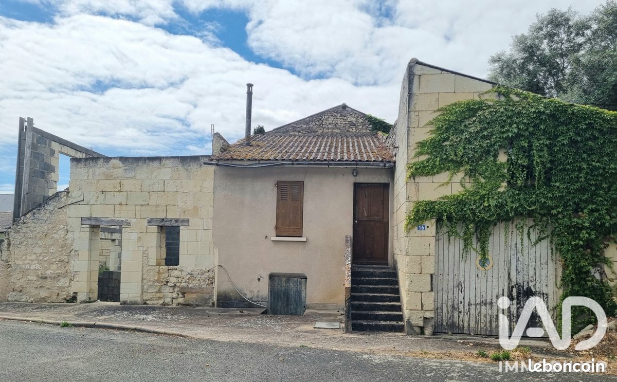 Maison 1 pièce 27 m² · à Le Puy-Notre-Dame · 27 m² · 55 000 €