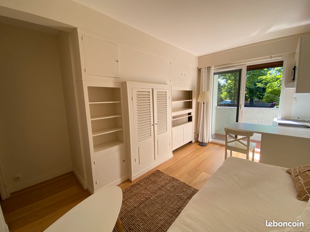 Appartement 1 pièce 16 m² · à Neuilly-sur-Seine · 16 m² · 884 €/mois