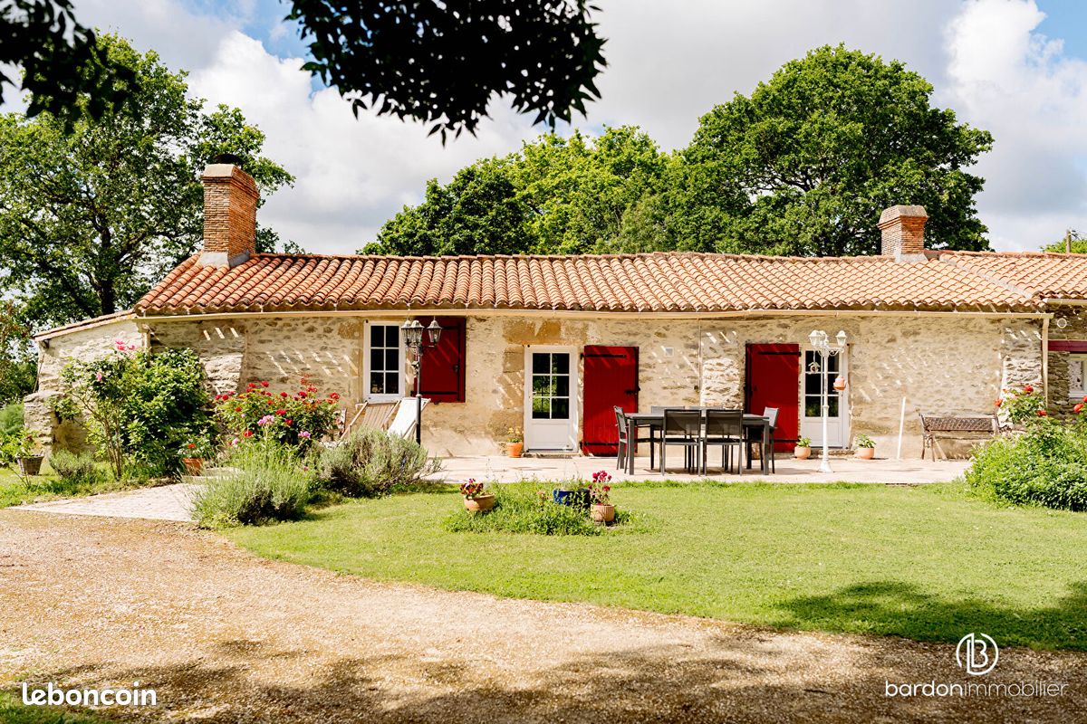 Maison 7 pièces 176 m² · à La Garnache · 176 m² · 389 500 €