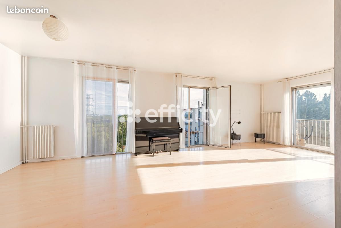 Appartement 5 pièces 101 m² · à Ris-Orangis · 101 m² · 169 900 €
