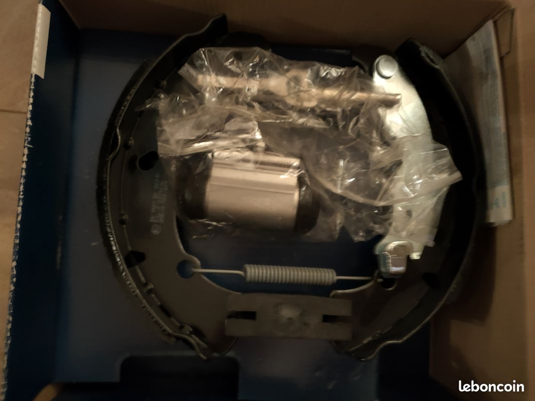 Mâchoires De Frein à Main Arrière BOSCH - Réf. 0 204 113 809, Pour VW Crafter, Mercedes Sprinter