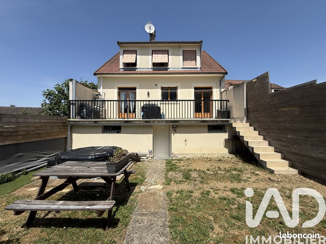 Maison 7 pièces 140 m² · à Vaux-le-Pénil · 140 m² · 399 000 €