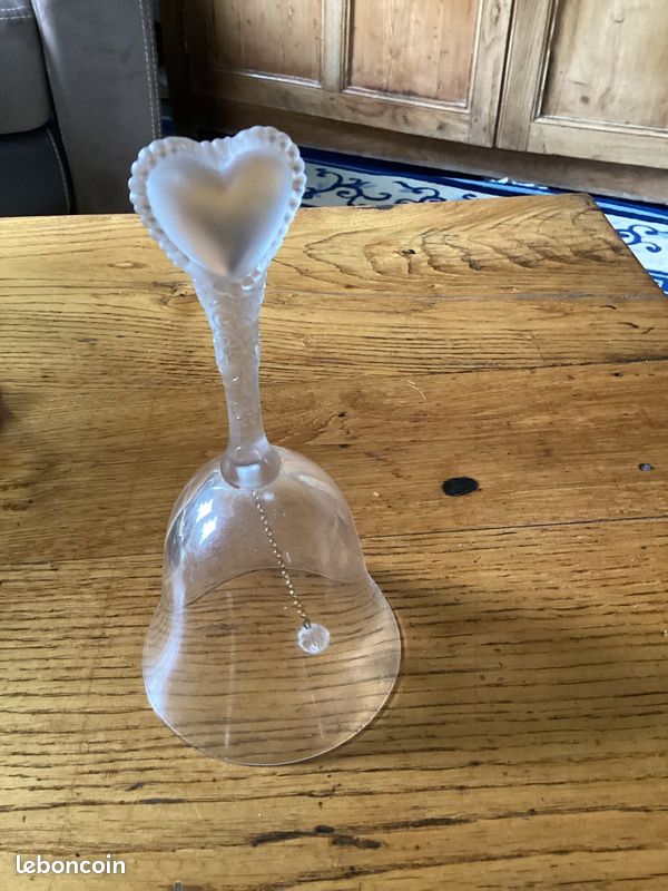 Cloche de table cristal Bayel ? (image 1)