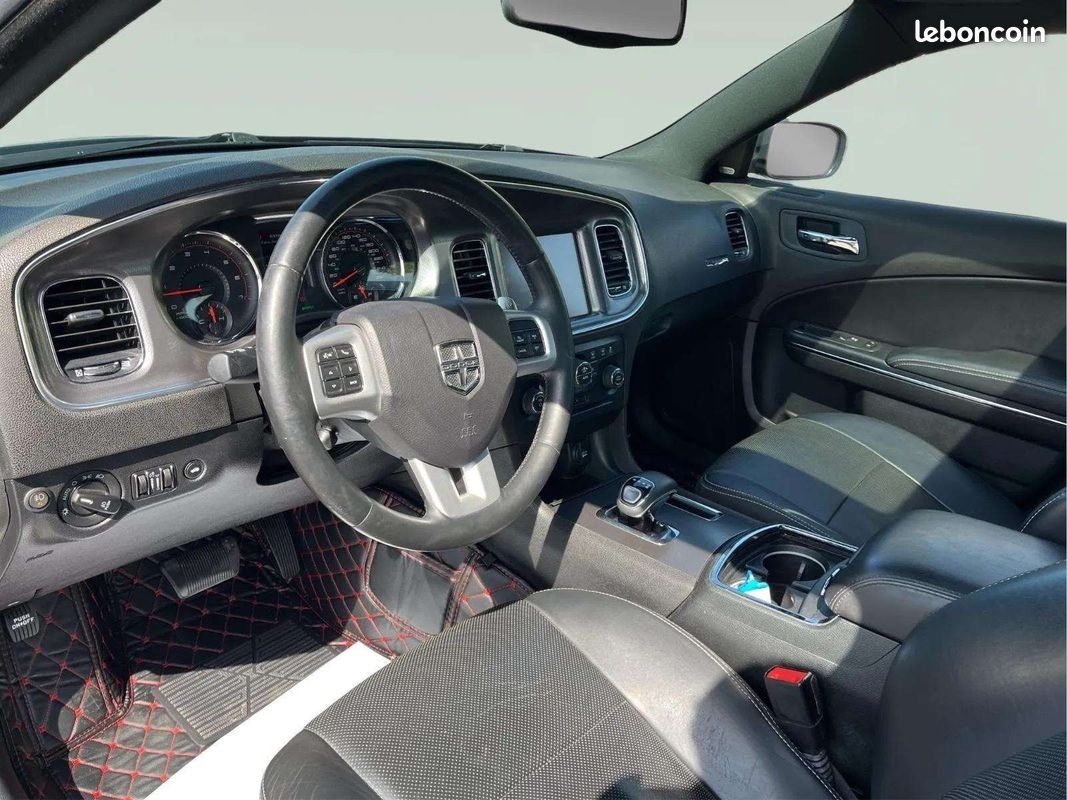 Dodge CHARGER SXT * V6 3.6 * 296 ch * BVA * Caméra * Toit Ouvrant (image 13)