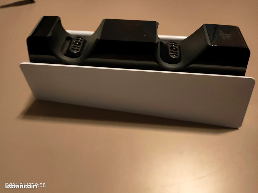 Chargeur officiel manettes PlayStation 5 (image 1)