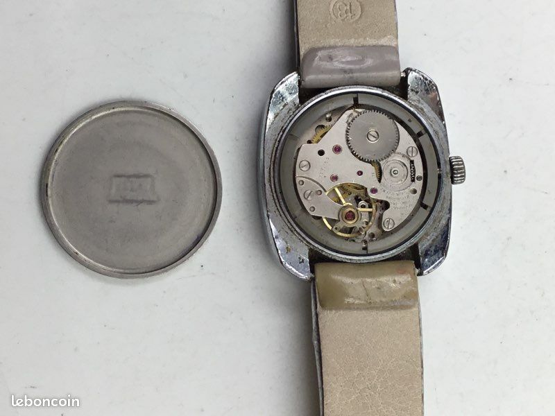 Montre Vintage Suisse Sicura à Guichets Date - Mouvement Mécanique Manuel, Cadran Noir, Bracelet Cuir