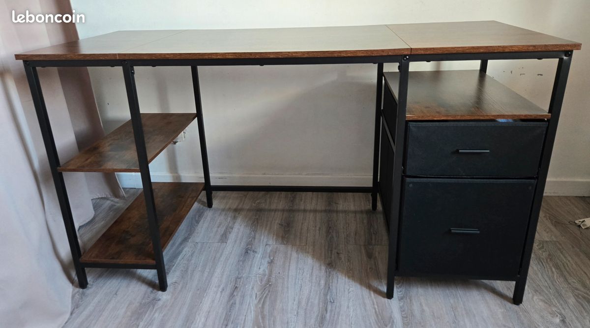 Bureau (image 1)