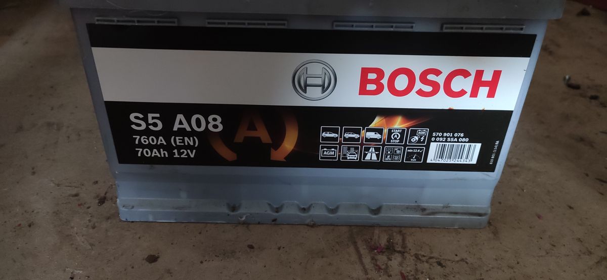 Bosch S5A08 - Batterie Auto - 70A/h - 760A - Technologie AGM - adaptée aux  Véhicules avec Start/Stop - Équipement auto