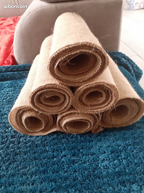 Chemin de table en toile de jute (image 1)