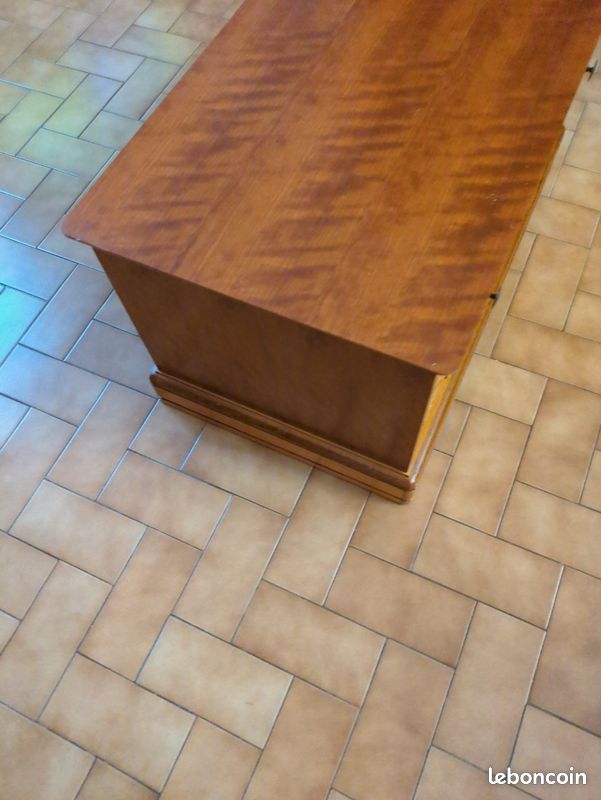 Table basse Louis Philippe teintees merisier longueur 82,5 Largeur 0,46. Hauteur 42 centimètres. Hauteur du tiroir qui s ouvre des 2 côtés 16 cms (image 5)