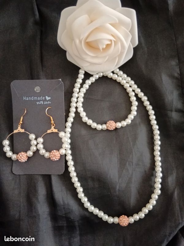 Parure perles blanches (image 1)