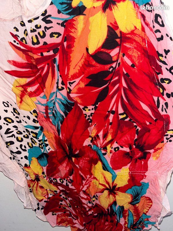 Haut rose claire avec fleurs (image 4)