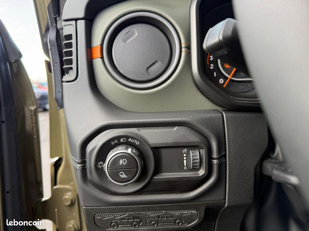 Jeep gladiator v6 3.6l mojave x (image 22)
