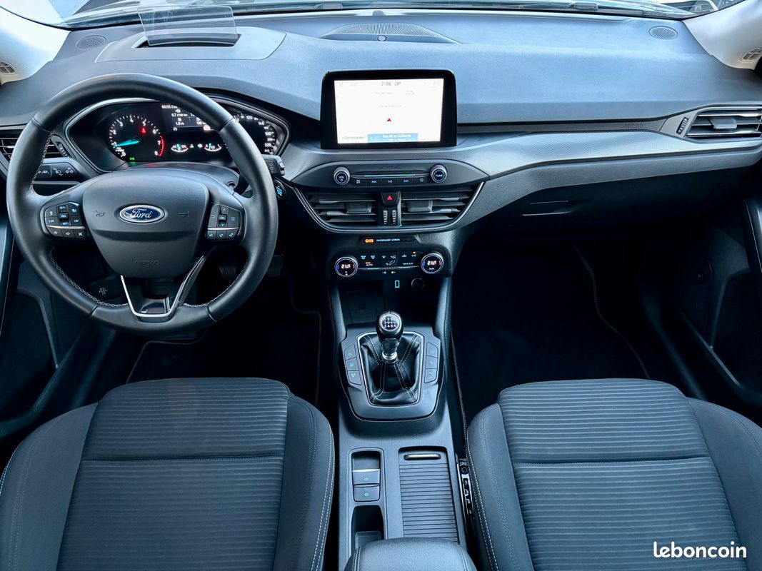 FORD FOCUS IV 1.0L SCTi 125ch Titanium - 1ère Main - (image 5)