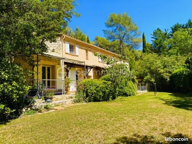 Maison 9 pièces 192 m² · à La Destrousse · 192 m² · 820 000 €