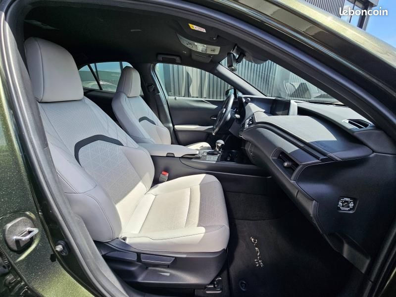 Lexus UX 250h 2WD Luxe Plus MY22 (image 12)