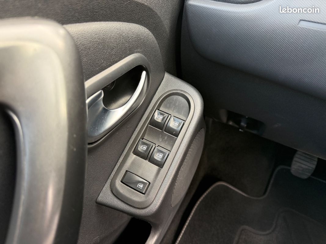 DACIA DUSTER DACIA Duster I Phase 2 SUV 1.5 dCi FAP eco2 4x2 109 cv Black Touch (image 14)