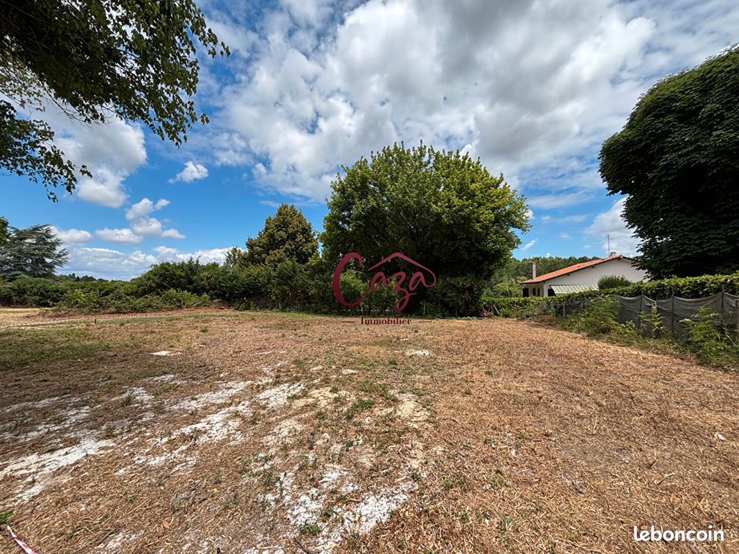 Terrain 933 m² · à Camarsac · 933 m² · 139 000 €