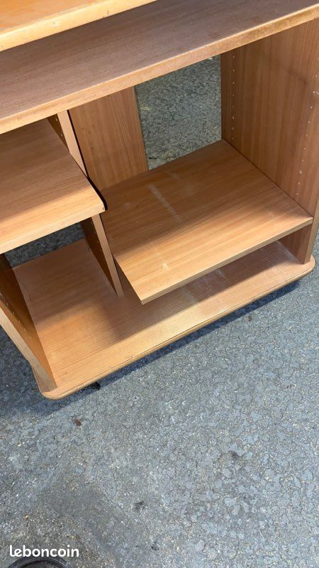 Bureau bois à roulettes (image 3)