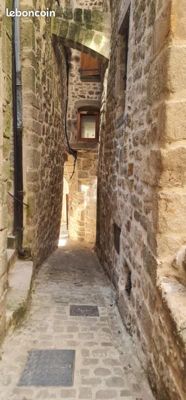 Maison 10 pièces 120 m² · à Largentière · 120 m² · 80 000 €